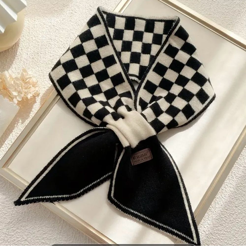 DISTINCTIVE NARROW SCARF‎